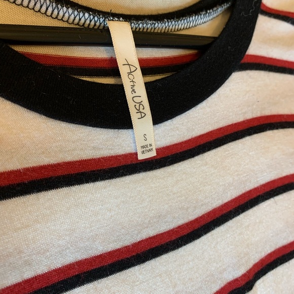 Tie-Front Crop - Picture 2 of 2